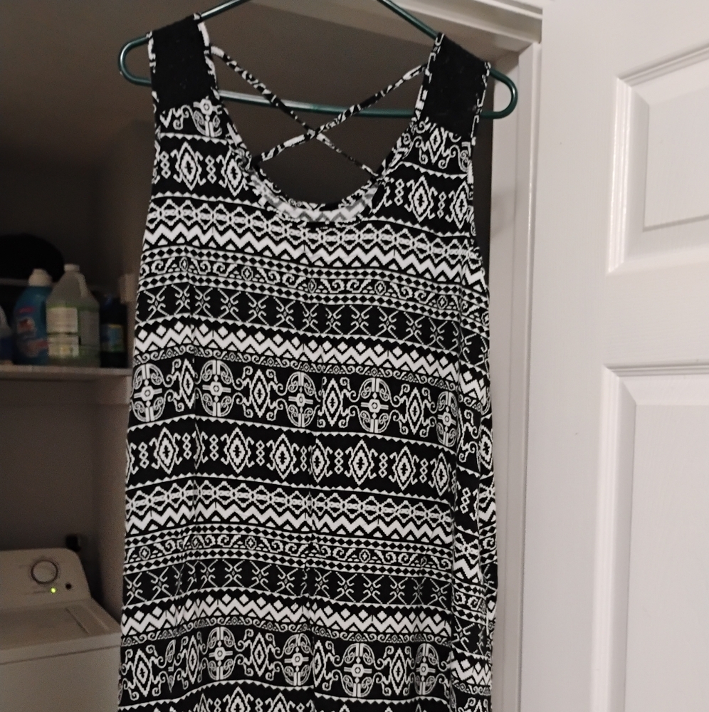 Mlle Gabrielle Black and White Sleeveless Dress